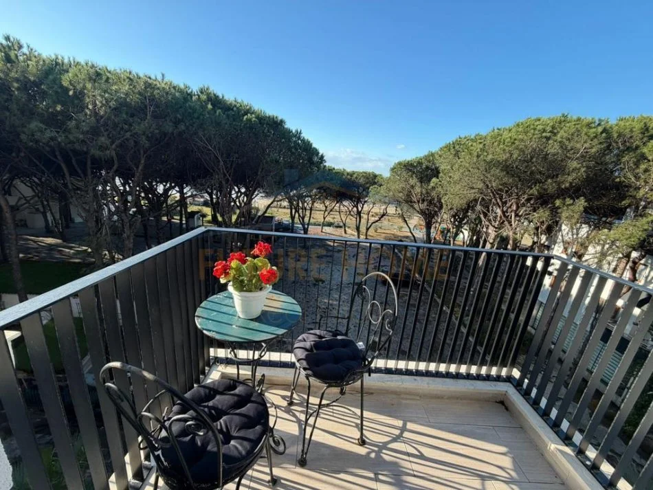 Mali Robit, shitet apartament 2+1 Kati 3, 81 m² 230.000 € (Mali i Robit, Golem)