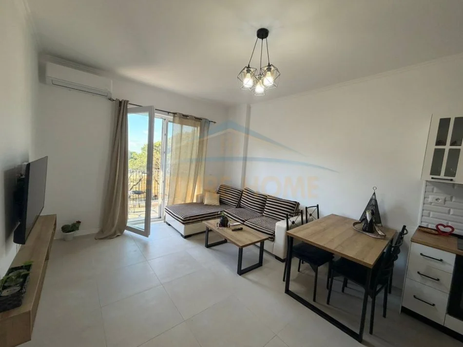 Mali Robit, shitet apartament 2+1 Kati 3, 81 m² 230.000 € (Mali i Robit, Golem)