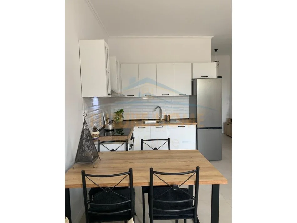 Mali Robit, shitet apartament 2+1 Kati 3, 81 m² 230.000 € (Mali i Robit, Golem)