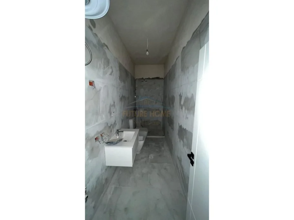 Tirane, shitet apartament 1+1 Kati 1, 78 m² 98.000 € (FRESKU)