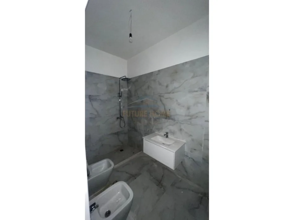 Tirane, shitet apartament 1+1 Kati 1, 52 m² 65.400 € (Fresku , Tiranë)