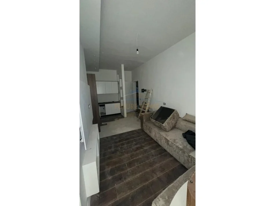 Tirane, shitet apartament 1+1 Kati 1, 52 m² 65.400 € (Fresku , Tiranë)
