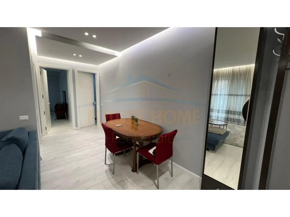 Tirane, shitet apartament 2+1+Ballkon Kati 1, 112 m² 250.000 € (RRUGA E BARRIKADAVE)