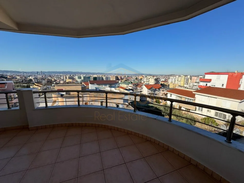 Tirane, jepet me qera Vile 3 Katshe Kati 3, 200 m² 600 € (Rruga Dalip Topi,Fresk)