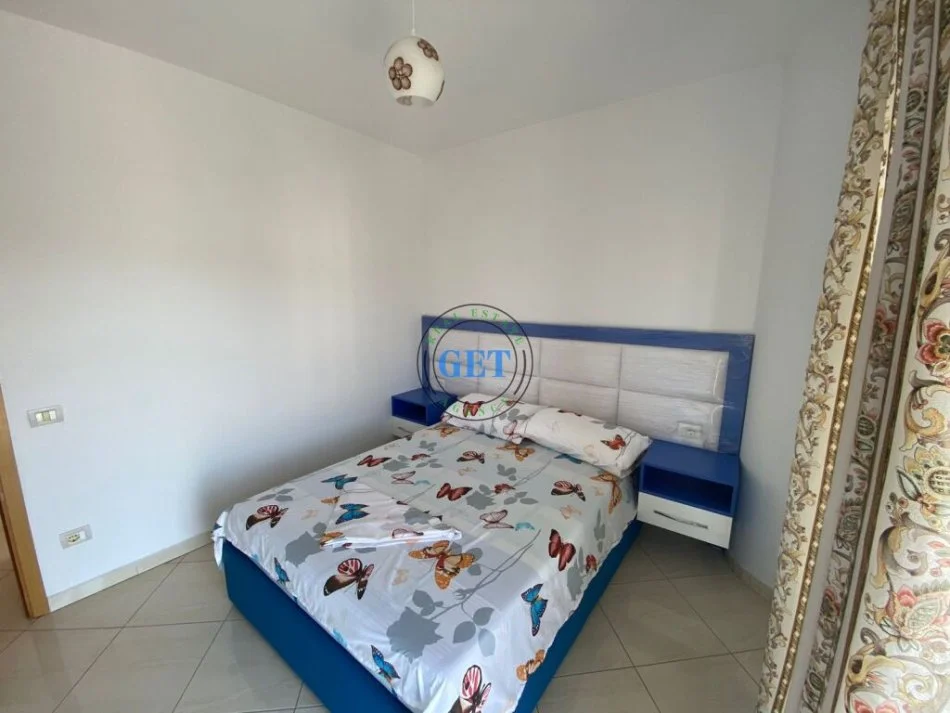 Durres, jepet me qera apartament 2+1+Ballkon Kati 10, 85 m² 400 € (Stacioni Trenit Durres)