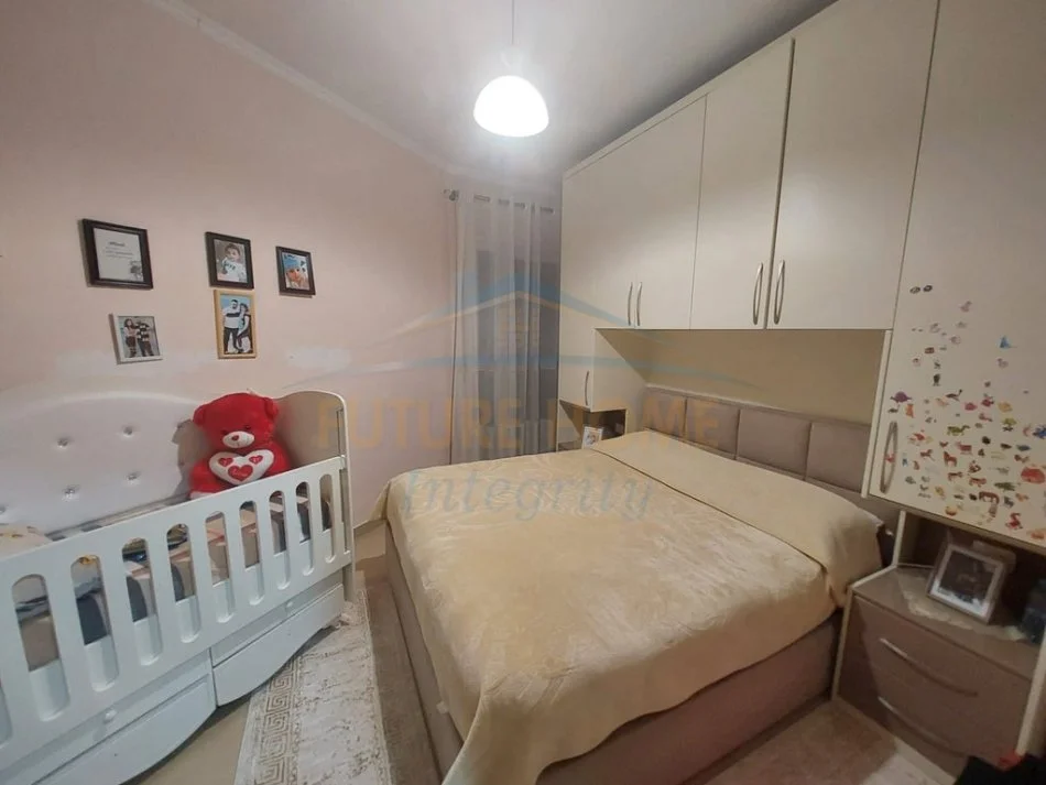 Tirane, shitet apartament 1+1+Ballkon Kati 4, 61 m² 140.000 € (MATERNITETI I RI)