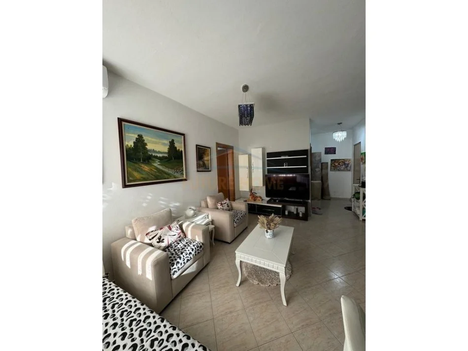 Tirane, shitet apartament 1+1+Ballkon Kati 3, 72 m² 94.000 € 