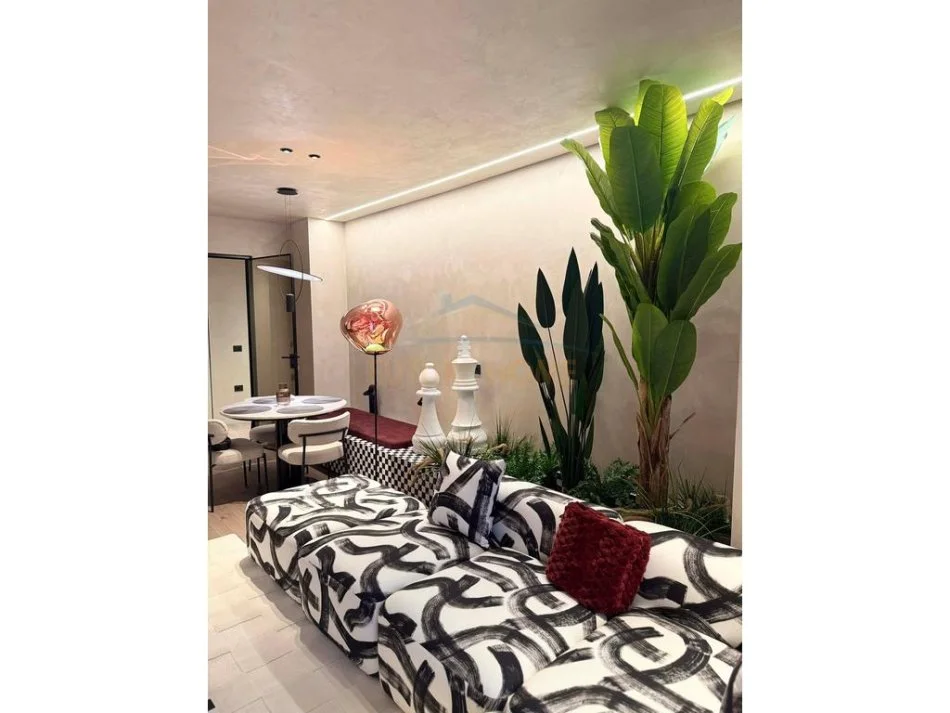 Tirane, jepet me qera apartament 1+1 Kati 6, 125 m² 2.000 € (Lion Park 1)