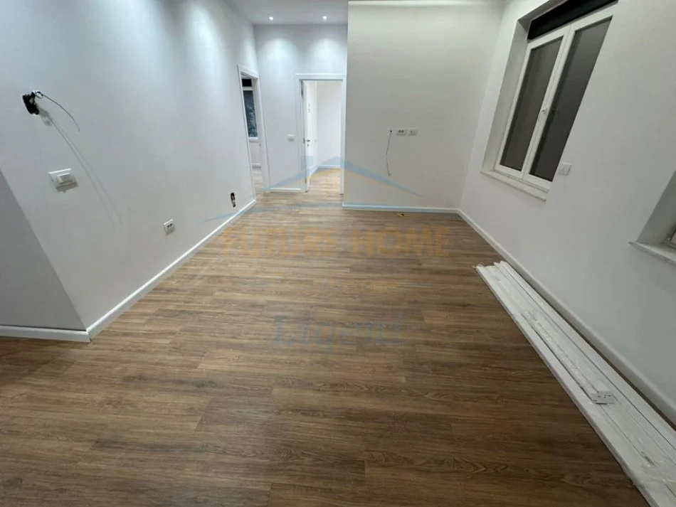 Tirane, shitet apartament 2+1+Ballkon Kati 0, 94 m² 208.000 € (Eduard Mano)