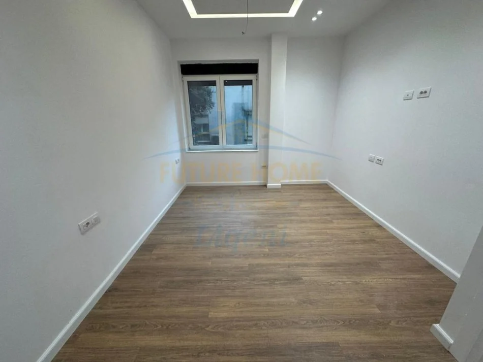 Tirane, shitet apartament 2+1+Ballkon Kati 0, 94 m² 208.000 € (Eduard Mano)