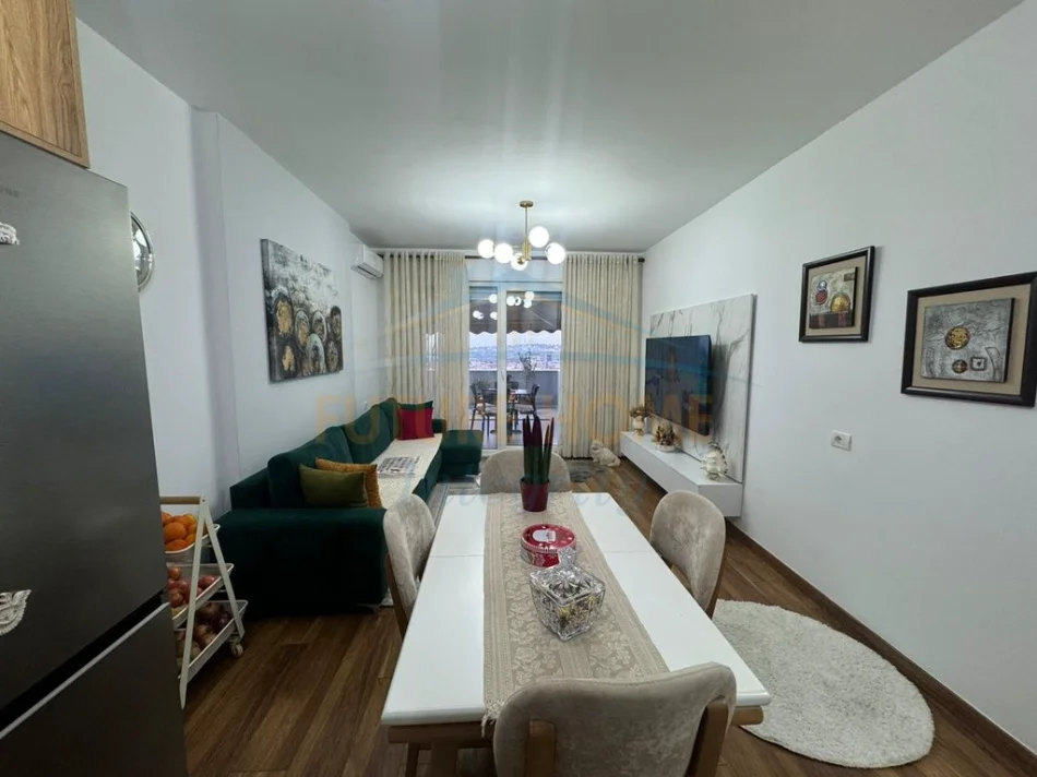 Tirane, shitet apartament 1+1 Kati 5, 65 m² 160.000 € (Rruga e Dibres)