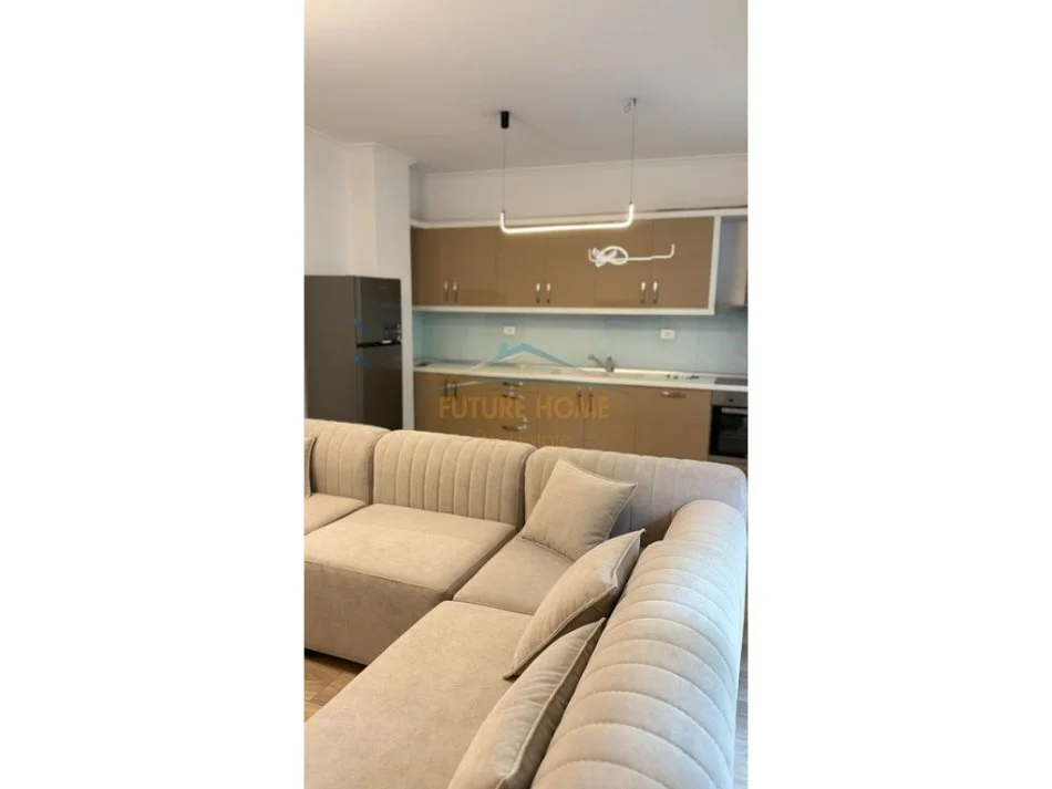 Tirane, jap me qera apartament 2+1+Ballkon Kati 3, 87 m² 800 € 