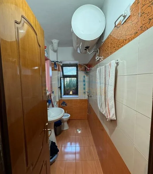 Tirane, shitet apartament 1+1 Kati 1, 67 m² 130.000 € (pazar i ri)