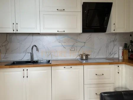 Tirane, shitet apartament 2+1 Kati 8, 147 m² 460.000 € (Ish Ekspozita)