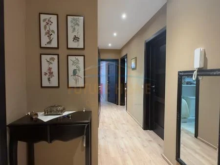 Tirane, shitet apartament 2+1 Kati 8, 147 m² 460.000 € (Ish Ekspozita)