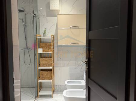 Tirane, shitet apartament 2+1 Kati 8, 147 m² 460.000 € (Ish Ekspozita)