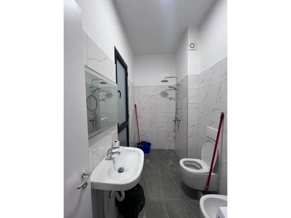 Tirane, jepet me qera apartament 2+1 Kati 6, 111 m² 800 € (Spring Residence, Vasil Shanto.)