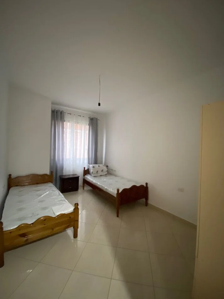 Tirane, jepet me qera apartament 2+1+Ballkon Kati 2, 104 m² 500 € (Astir Prane Big Pjates)