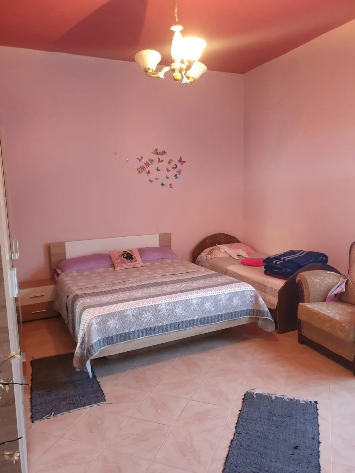 Tirane, jepet me qera shtepi 3+1+Ballkon Kati 1, 120 m² 650 € (ferit xhajko)