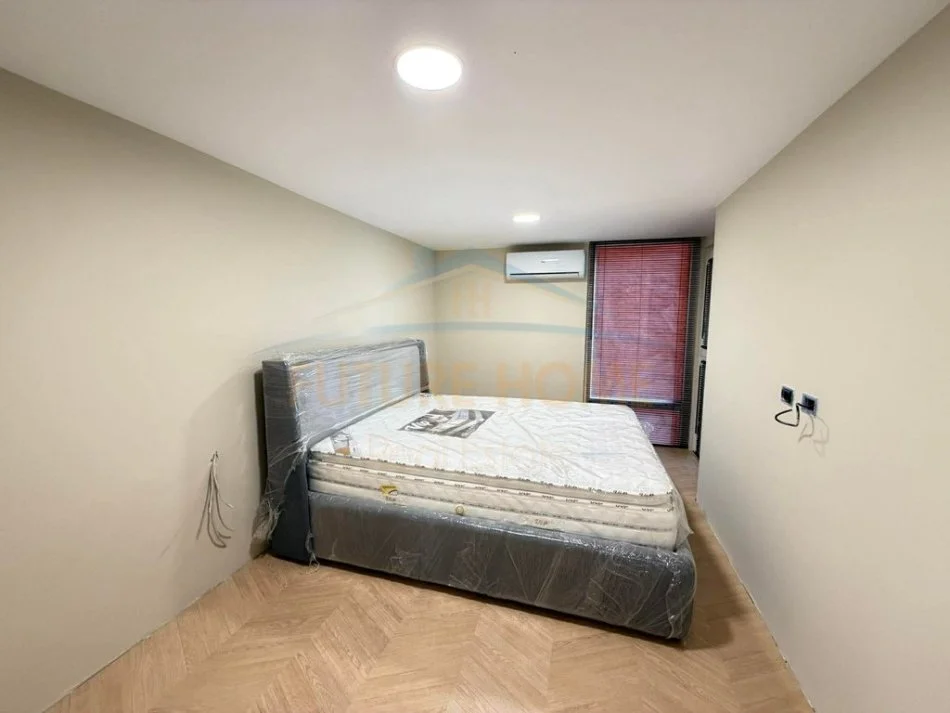 Tirane, jepet me qera apartament duplex Dublex Kati 1, 100 m² 700 € (Spitali Amerikan 3)