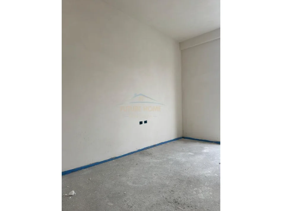 Tirane, shitet apartament 2+1 Kati 4, 84 m² 176.000 € (ALI DEMI)