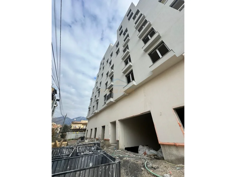 Tirane, shitet apartament 2+1 Kati 4, 84 m² 176.000 € (ALI DEMI)