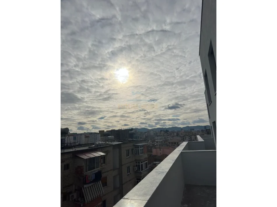Tirane, shitet apartament 2+1 Kati 4, 84 m² 176.000 € (ALI DEMI)