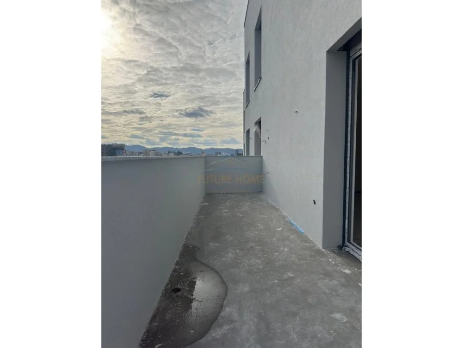 Tirane, shes apartament 2+1+Ballkon Kati 4, 84 m² 176.000 € (Ali Demi)