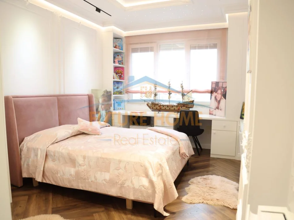 Tirane, shitet apartament 4+1 Kati 6, 257 m² 650.000 € (Selite)