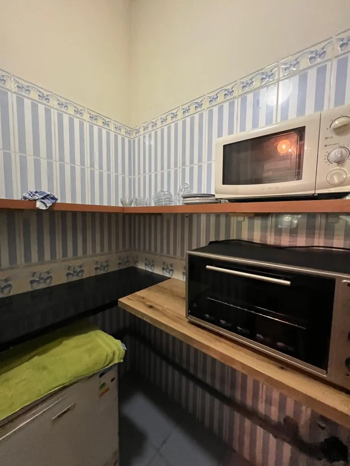 Tirane, jepet me qera Kati 0, 70 m² 1.000 € (Prane Sheshit Willson)