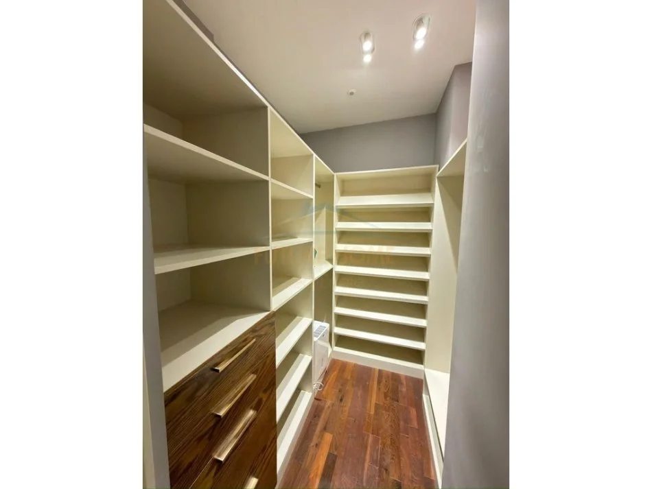 Tirane, shitet apartament 2+1+Ballkon Kati 1, 100 m² 285.000 € (RRUGA E DIBRES)