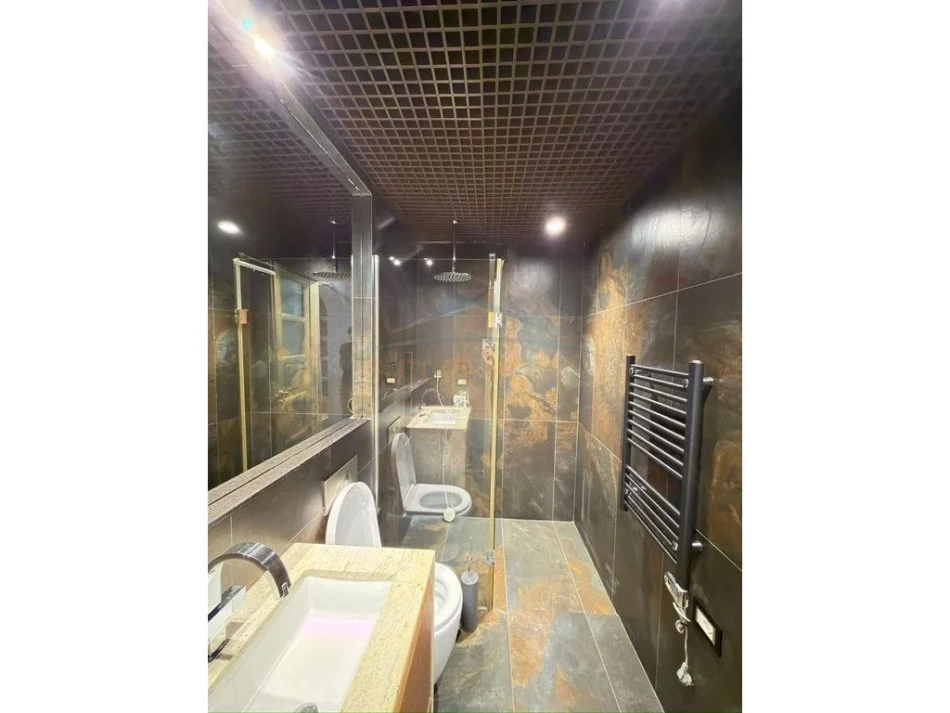 Tirane, shitet apartament 2+1+Ballkon Kati 1, 100 m² 285.000 € (RRUGA E DIBRES)