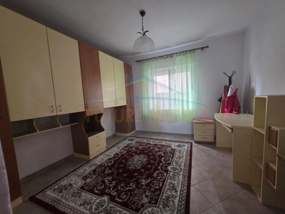 Tirane, shitet apartament 2+1 Kati 1, 100 m² (prane venue club)