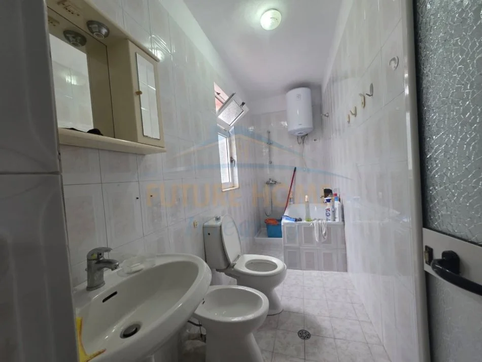 Tirane, shitet apartament 2+1 Kati 1, 100 m² (prane venue club)