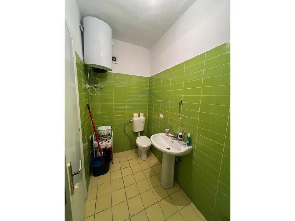 Shitet, Apartament 1+1, Kompleksi Fratari , Unaza e Re, 123,000€, (UNA62447)