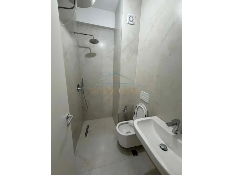 Tirane, shitet apartament 1+1 Kati 5, 47 m² 95.000 € (Ali Demi, Rezidenca Kadiu)