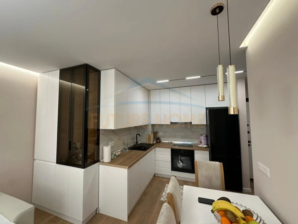 Tirane, shitet apartament 1+1+Ballkon Kati 1, 59 m² 110.000 € 