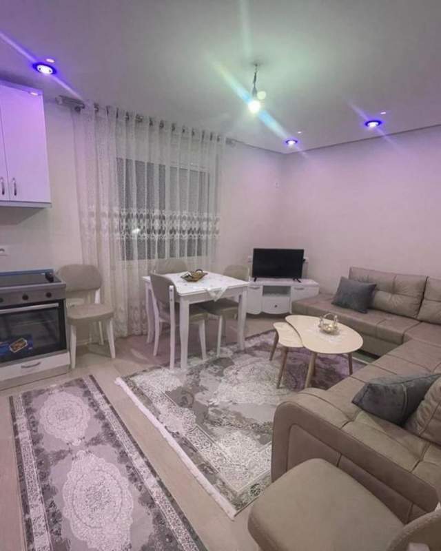 Tirane, jap me qera apartament Kati 3, 95 m² 500 Euro (OXHAKU)