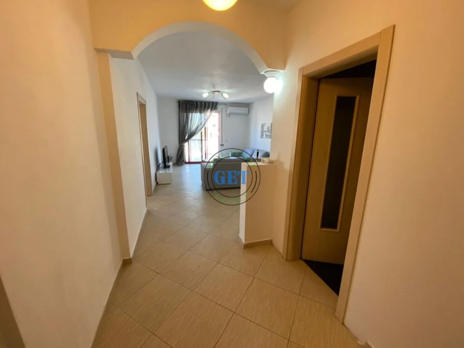 Durres, jepet me qera apartament 2+1+Ballkon Kati 10, 110 m² 500 € (Gjykata, Durres)