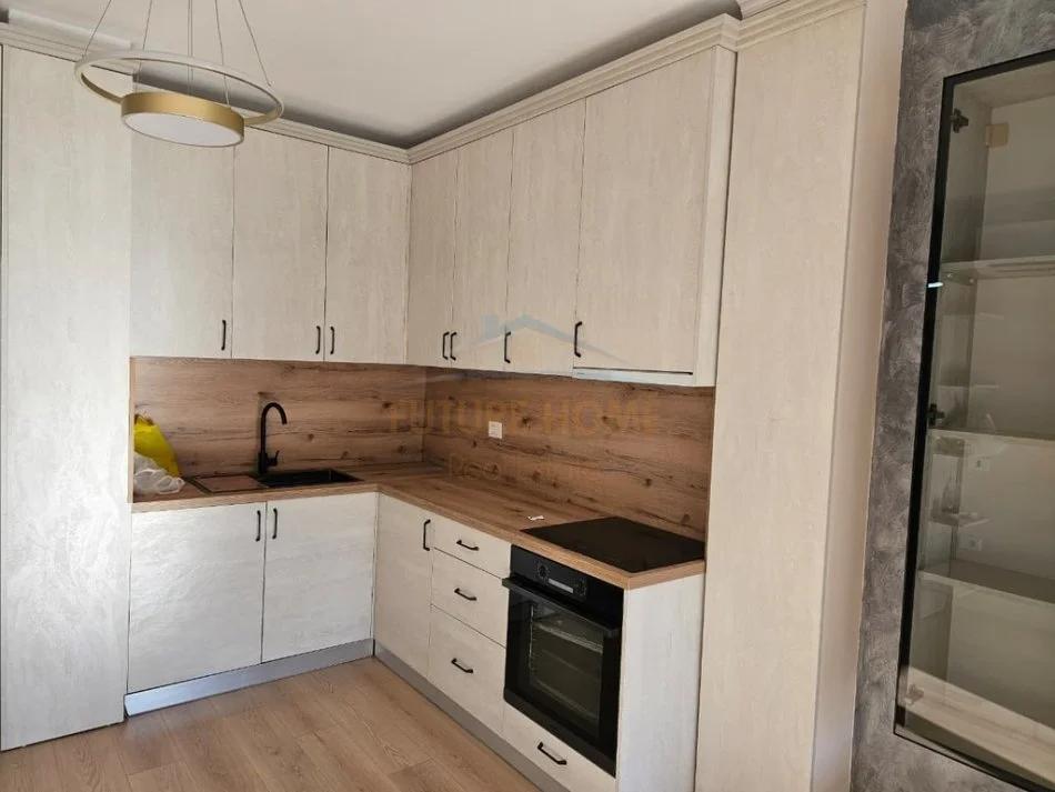 Tirane, shitet apartament 1+1+Ballkon Kati 1, 61 m² 150.000 € (Rruga Jordan Misja)