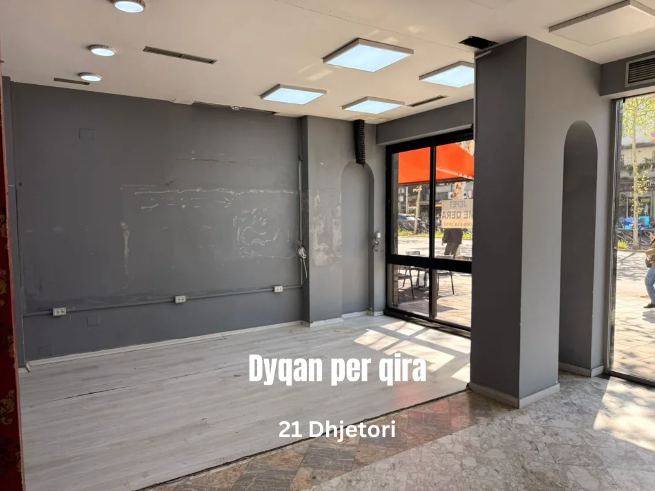 Tirane, jepet me qera dyqan Kati 0, 80 m² 6.100 € (21 Dhjetori)