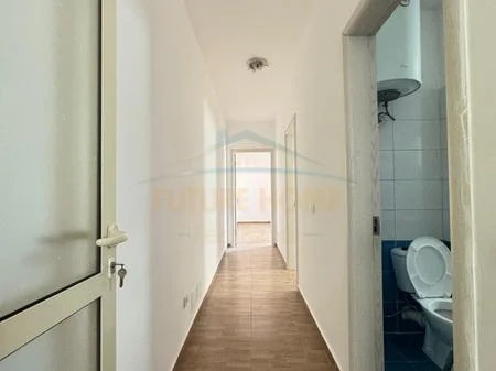 Durres, shitet apartament 2+1+Ballkon Kati 5, 116 m² 130.000 € (Ish Rajoni,Durres)