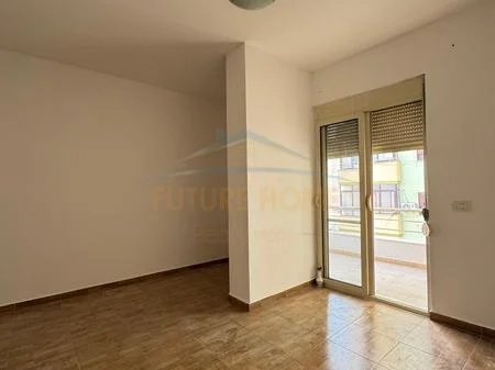 Durres, shitet apartament 2+1+Ballkon Kati 5, 116 m² 130.000 € (Ish Rajoni,Durres)