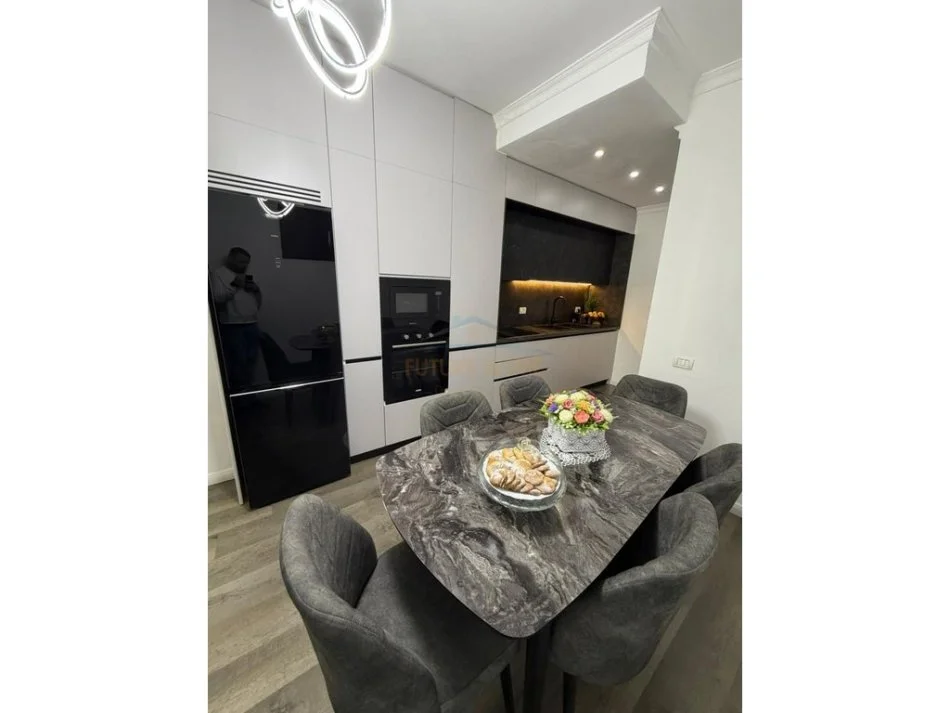 Tirane, shitet apartament 2+1+Ballkon Kati 5, 97 m² 203.000 € (Don Bosko)