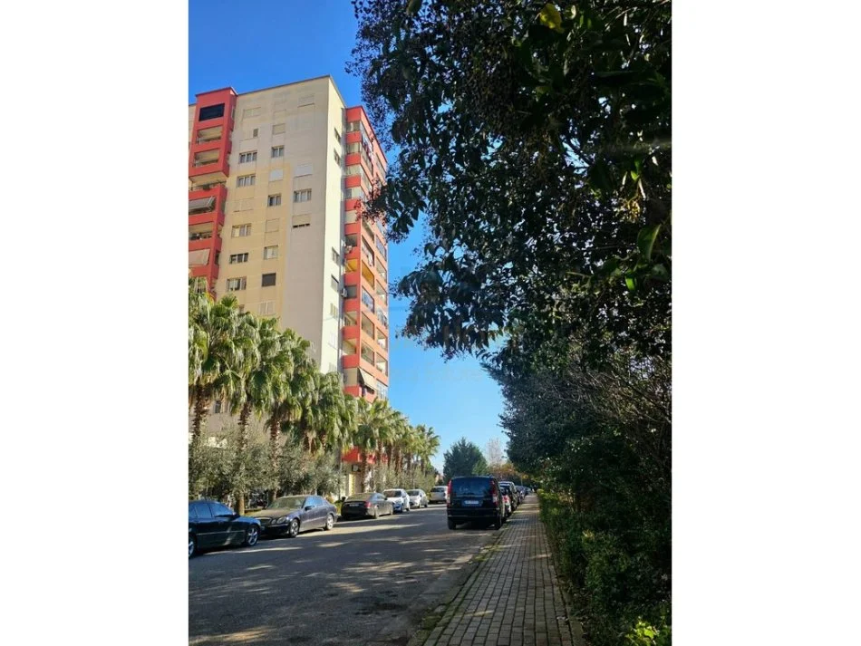 Tirane, shitet apartament 2+1+Ballkon Kati 5, 85 m² 130.000 € 