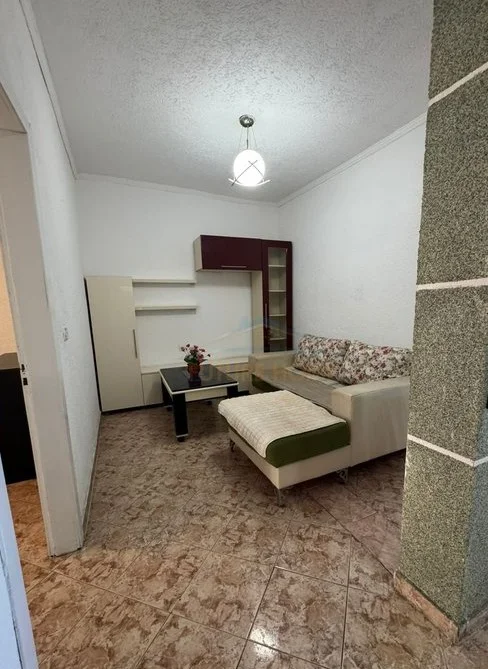 Tirane, jepet me qera apartament 3+1 Kati 7, 91 m² 480 € (laprake)