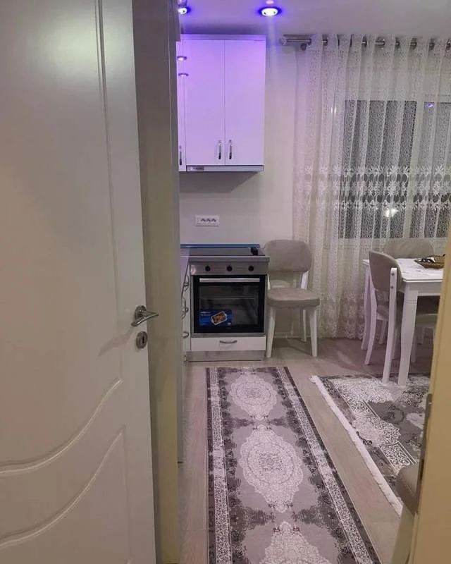 Tirane, jap me qera apartament Kati 3, 95 m² 500 Euro (OXHAKU)
