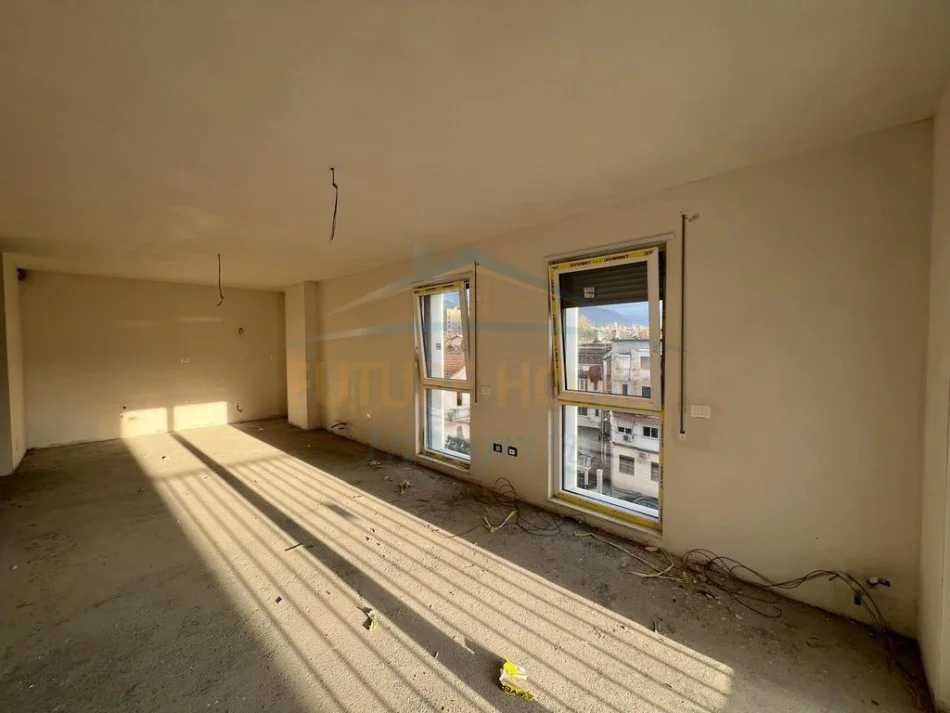 Tirane, shitet apartament 2+1+Ballkon Kati 3, 121 m² 251.888 € 