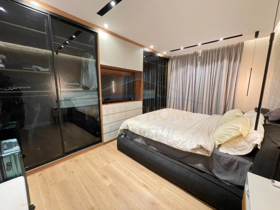 Tirane, jepet me qera apartament 2+1 Kati 4, 99 m² 1.500 € (Shallvaret)