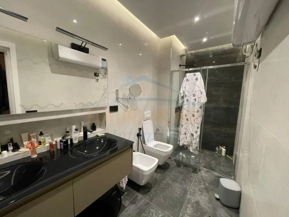 Tirane, jepet me qera apartament 2+1 Kati 4, 99 m² 1.500 € (Shallvaret)